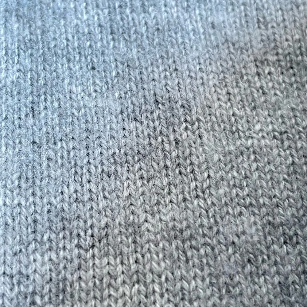 Grey Wool and Cashmere Sweater - Picture 4 of 7